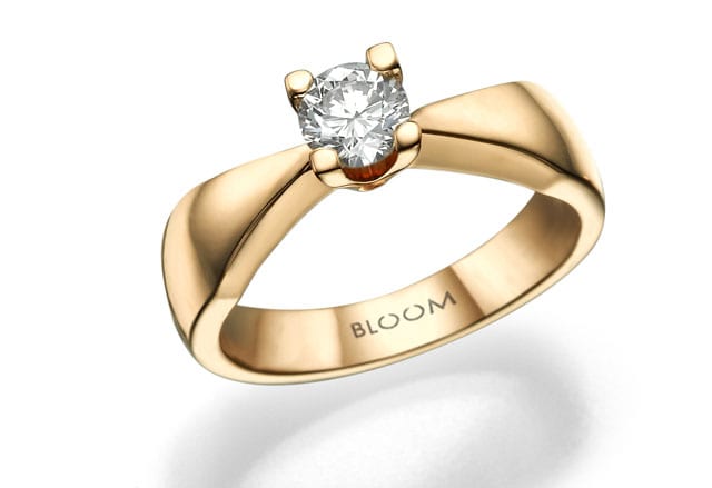 טבעת נישואין של BLOOM. טבעת נישואין, טבעת יהלום, טבעת אירוסין, 5,000 שקל, להשיג ב- תכשיטי יוקרה, שוהם 6 רמת גן, יחצ, EFIFO