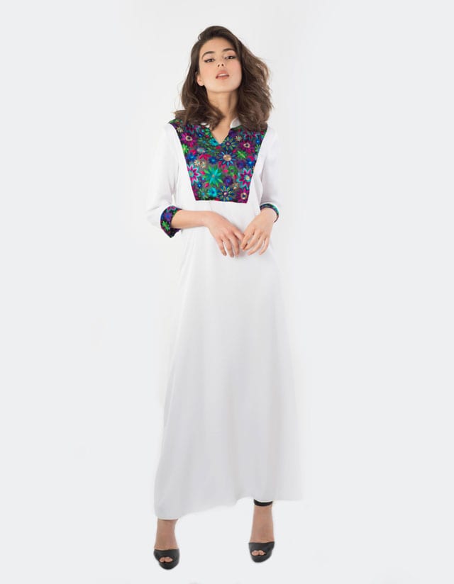 LYA, efifo, שמלה לבנה עם עיטור, צילום מרים מטיאס, אתר אופנה, אופנה, קניית בגדים באינטרנט