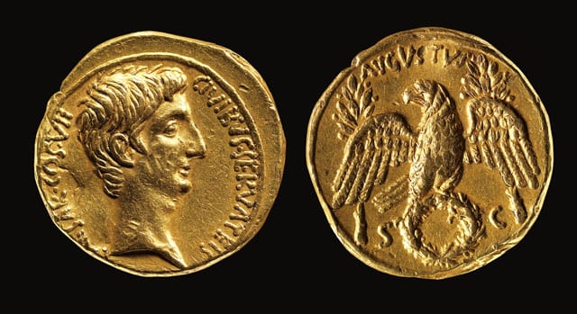 בתמונה: אוגוסטוס. ״הון שלטון״. מטבעות זהב רומיים מאוסף ויקטור אדה ב׳מוזיאון ישראל׳. צילום: אלי פוזנר