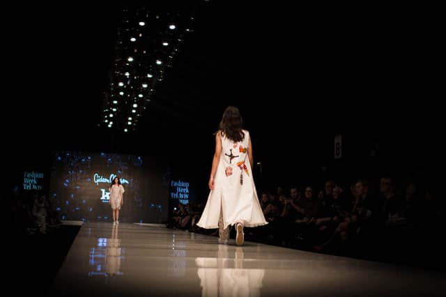 תצוגת האופנה של גדעון וקארן אוברזון. שבוע האופנה תל אביב 2018. צילום: יונתן אזולאי - 1