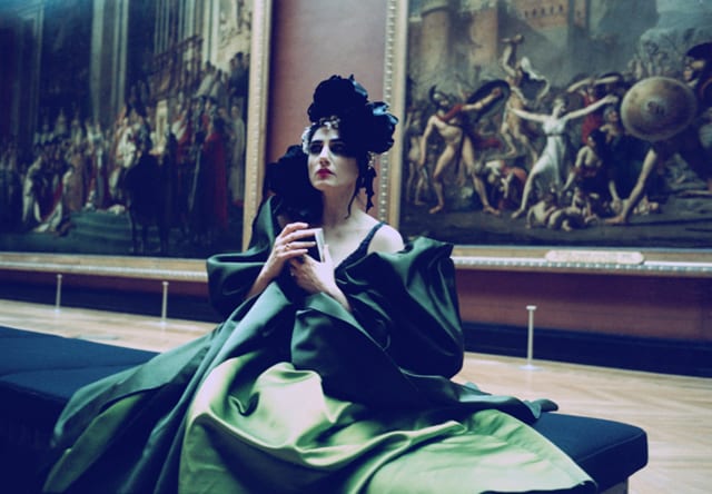 רונית אלקבץ כציון בסרטו של ז׳וזף דדון, 2006 שמלת קוטור: כריסטיאן לקרואה. קרדיט אמן: יוסף ז׳וזף דדון   - 2