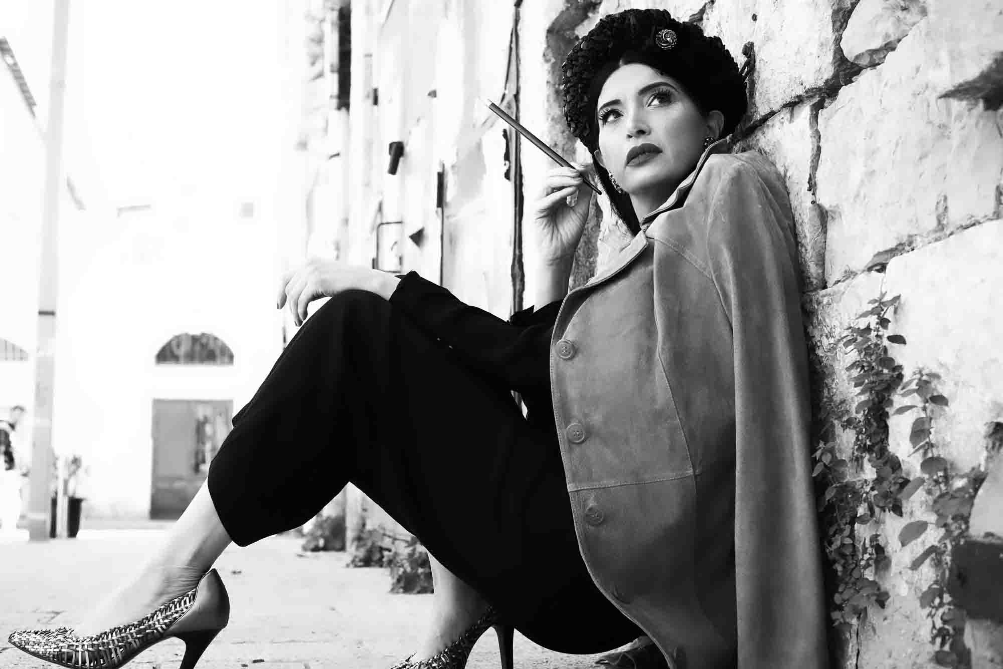  Fashion Israel - מגזין אופנה של ישראל, חליפה prada, גקט buberry - אוסף לוני וינטג. מאיה אושרי כהן. צילום: Kim Kandler