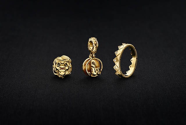 מגזין אופנה, אופנה, תכשיטי PANDORA קולקציית מלך האריות. טבעת 425 שקל. תליון 425 שקל. צ'ארמ אריה 335 שקל. צילום: יח״צ חו״ל
