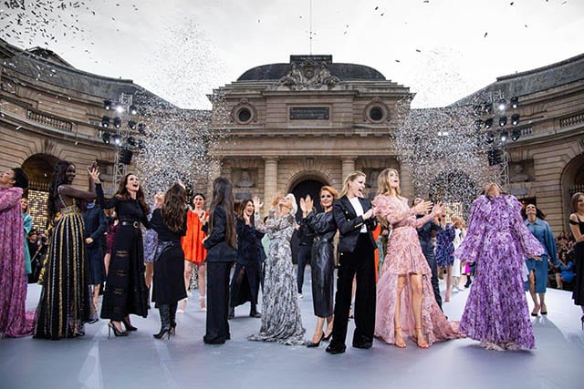  דוברות לוריאל פריז בשבוע האופנה בתצוגה של לוריאל פריז צילום: GIOVANNI GIANNONI - 9