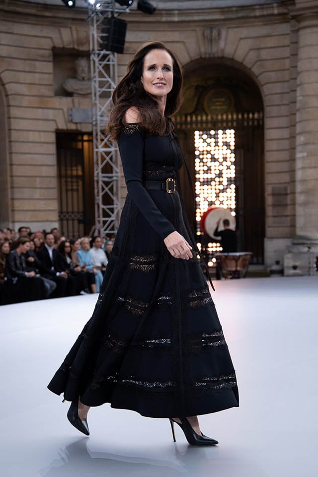  דוברות לוריאל פריז בשבוע האופנה בתצוגה של לוריאל פריז צילום: GIOVANNI GIANNONI - 4