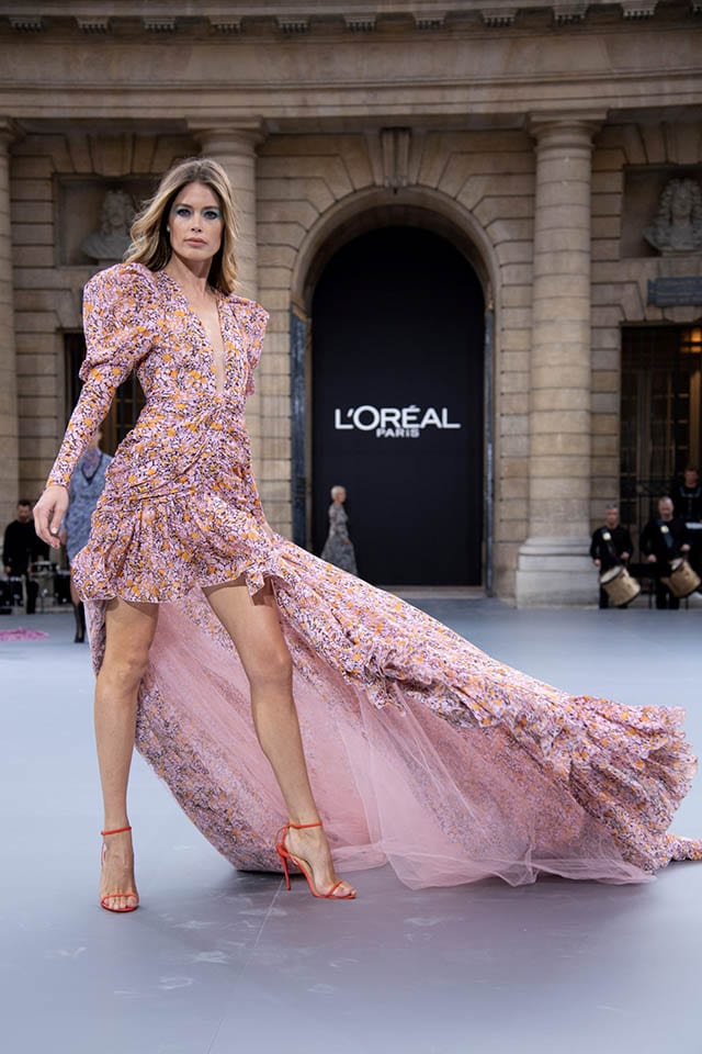  דוברות לוריאל פריז בשבוע האופנה בתצוגה של לוריאל פריז צילום: GIOVANNI GIANNONI - 1