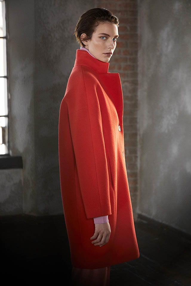 פיאצה סמפיונה מעיל צמר אדום, חדשות האופנה