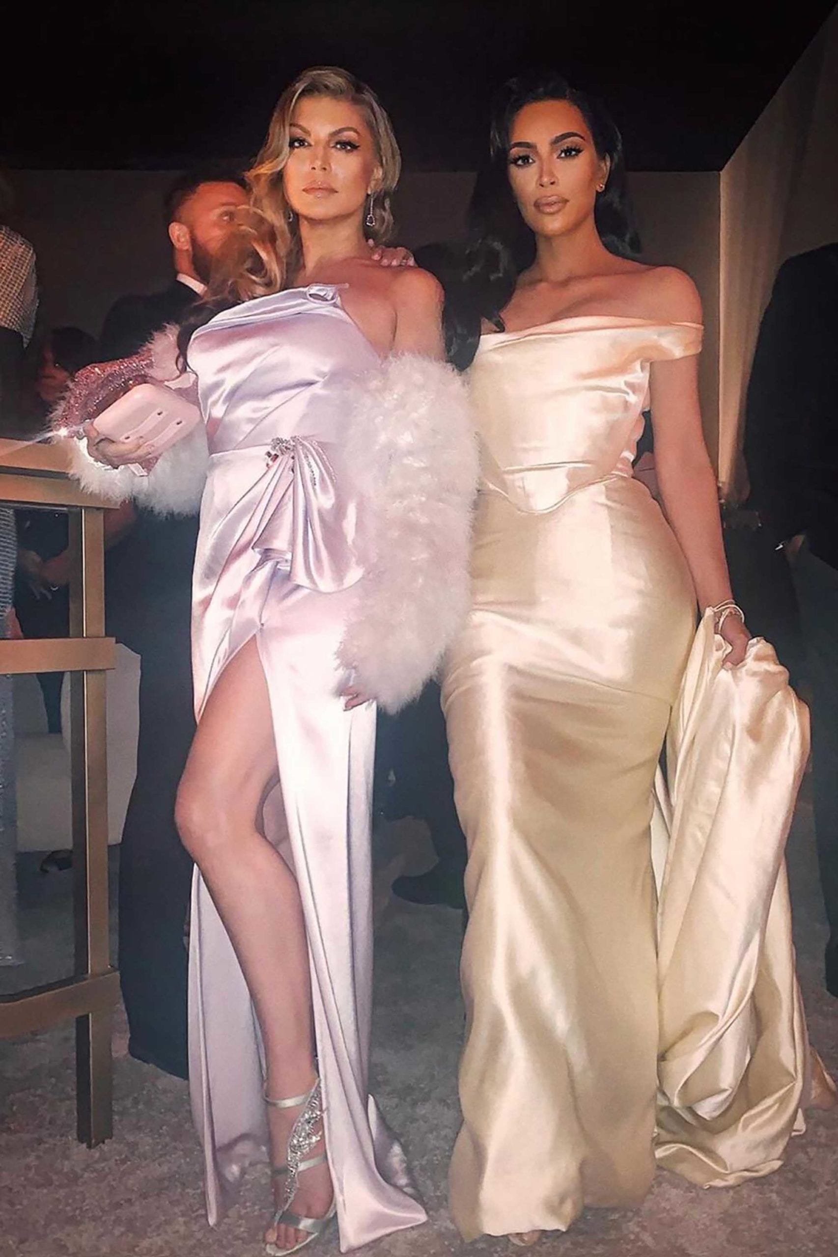 פרגי לובשת שמלה של אלון ליבנה לצד קים קרדשיאן בלוס אנגלס דצמבר 2019, מגזין אופנה