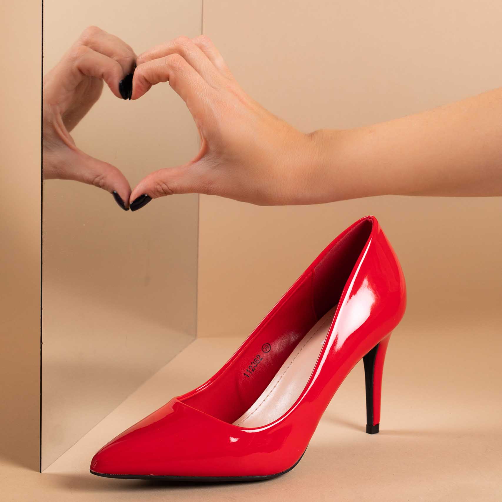 Valentine's Day 2020, קולקציית הוולנטין של רשת נעלי סקופ , מגזין אופנה