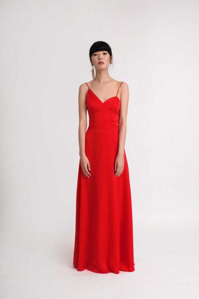 שמלה אדומה- אליזבת מוס- מגזין אופנה-שחר אבנט