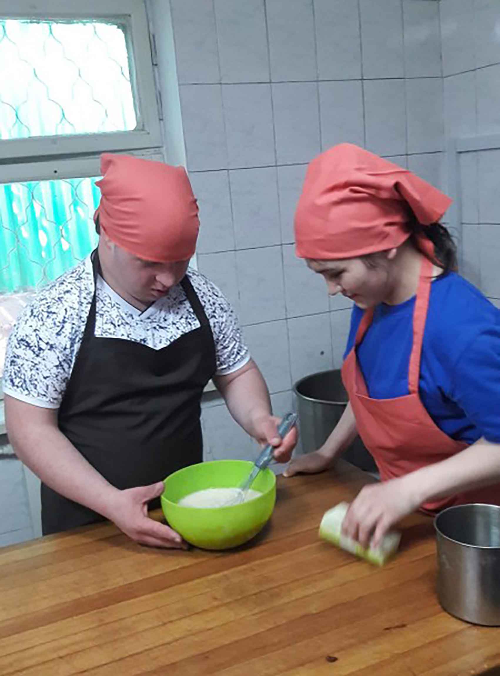 A participant in the training on baking bread Nikolai Sinenko. Photo: Facebook / Elena Kutsakova