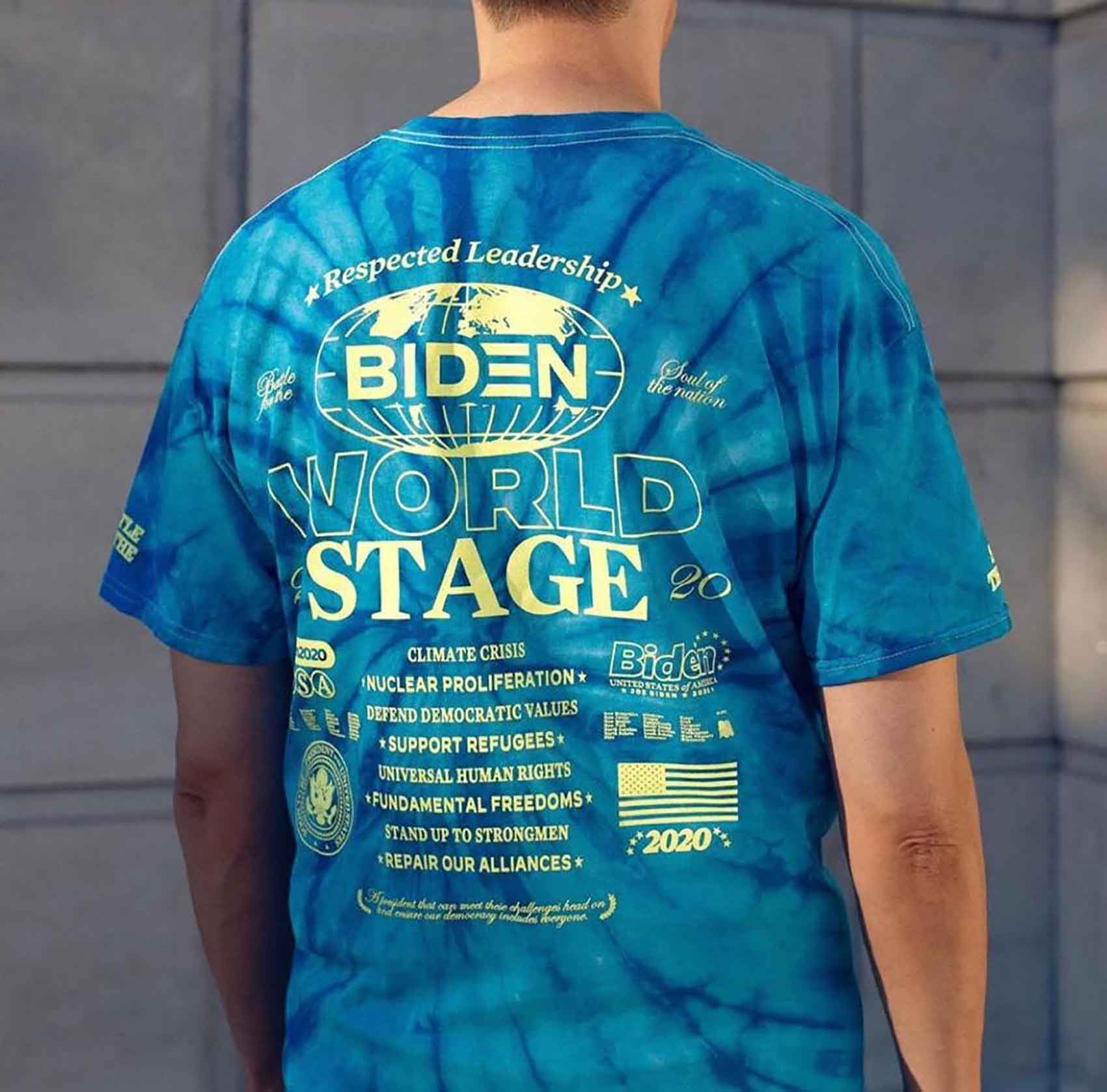 החולצה הרשמית של ג׳ו ביידן. עיצוב עדי נחום-אופנה