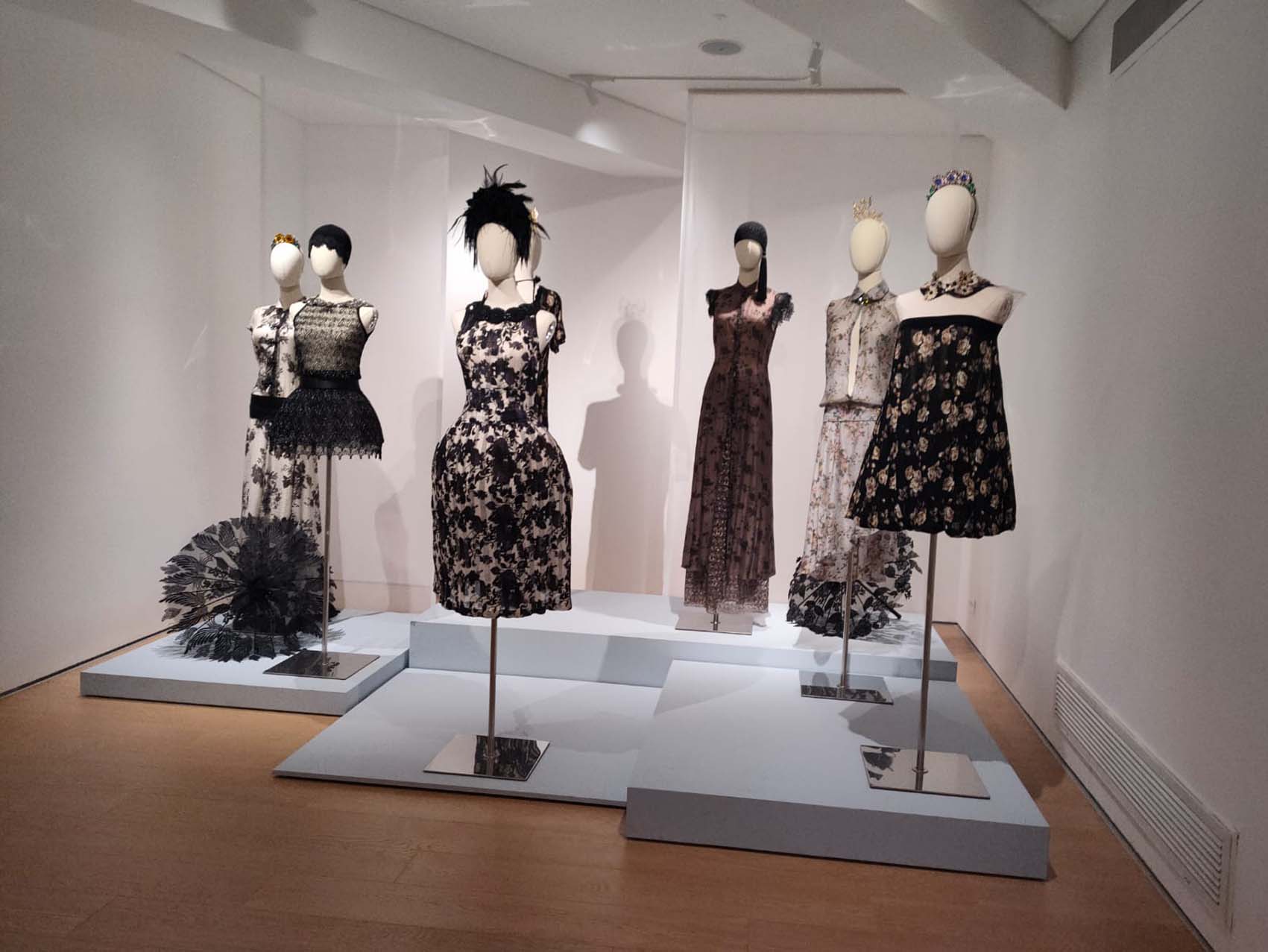 אופנה - מתוך התערוכה של דורין פרנקפורט - 1 - מגזין אופנה -19